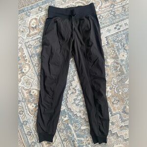 Lululemon joggers- Black- Size 4- great condition